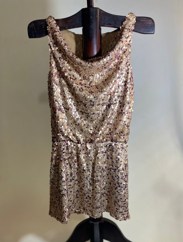 Vestido de paetês doado pelo transformista Lauro Ramalho (Laurita Leão) 
