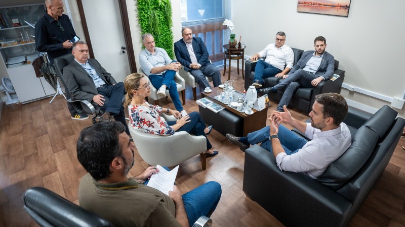 Governador e diretoria da Agergs em reunião na capital na sexta-feira (19/1)