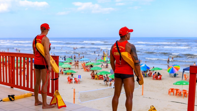 Guarda vidas no litoral em Opera&ccedil;&atilde;o Ver&atilde;o Total 2023 2024