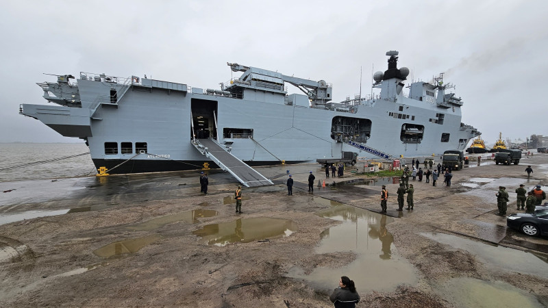 Rio Grande do Sul recebe maior navio de guerra da Am&eacute;rica Latina (1)