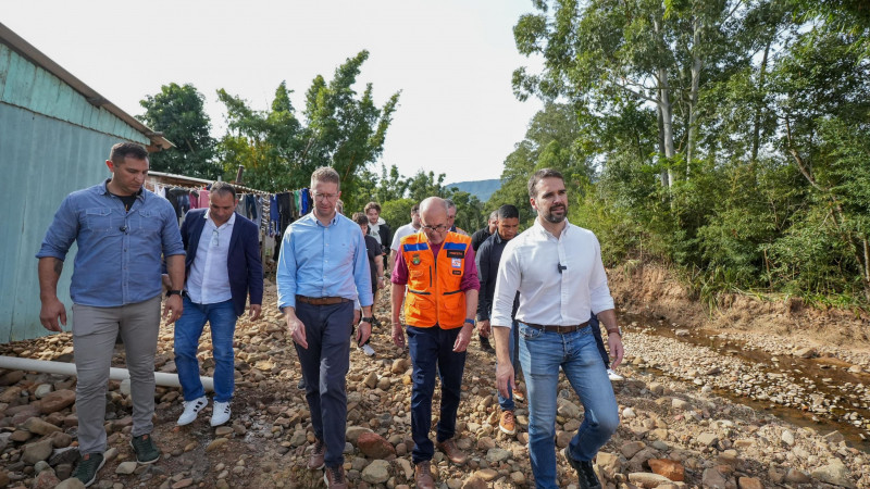 Em Faxinal do Soturno, governador visitou a comunidade de Vila Jardim