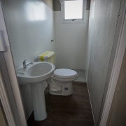 Banheiro   Estado inicia instalação das casas temporárias em Encantado