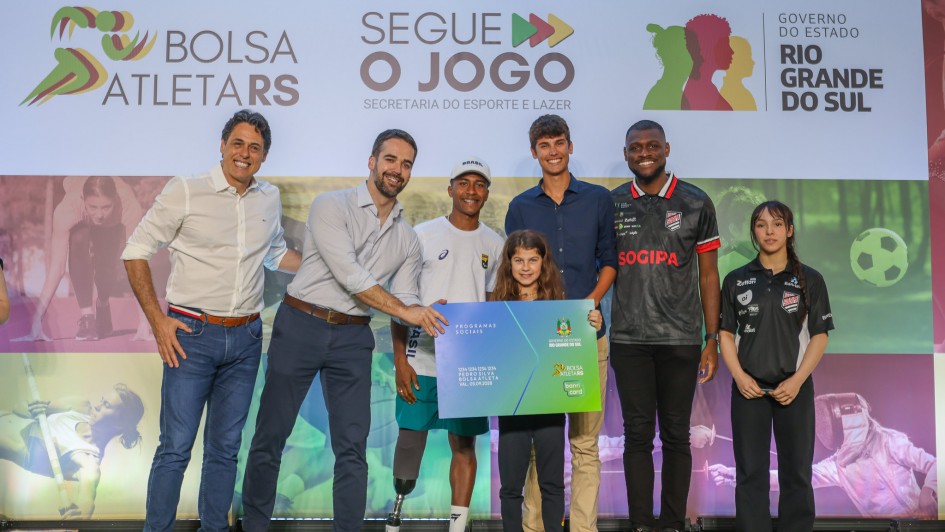 Ato de entrega do Programa Segue o Jogo 2 e entrega dos primeiros Cartões do Bolsa Atleta 1