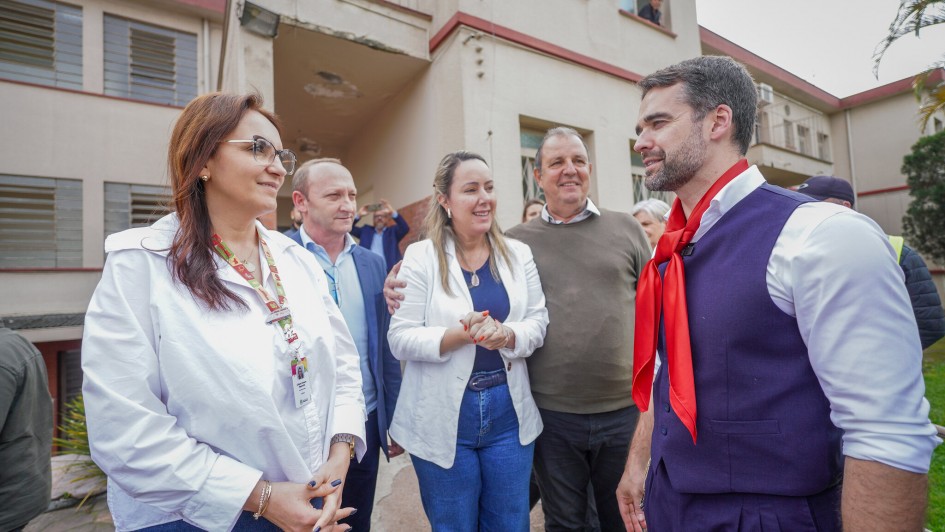 Leite e Lisiane aproveitaram o feriado para visitar o Hospital de Viamão