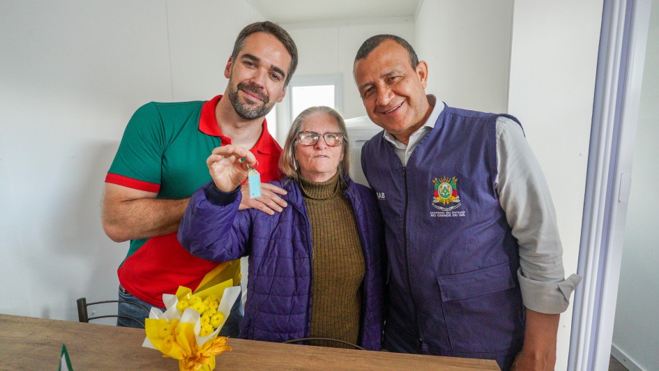 Entrega de casas em Estrela