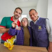 Entrega de casas em Estrela