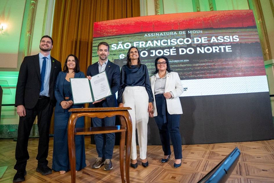 Na ocasião, também foram assinados memorandos de entendimento com os municípios de São Francisco de Assis e São José do Norte -Foto: Maurício Tonetto/Secom