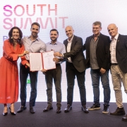 Cerimônia de lançamento South Summit Brazil 2025 que terá Cais Mauá como símbolo OUT 2024