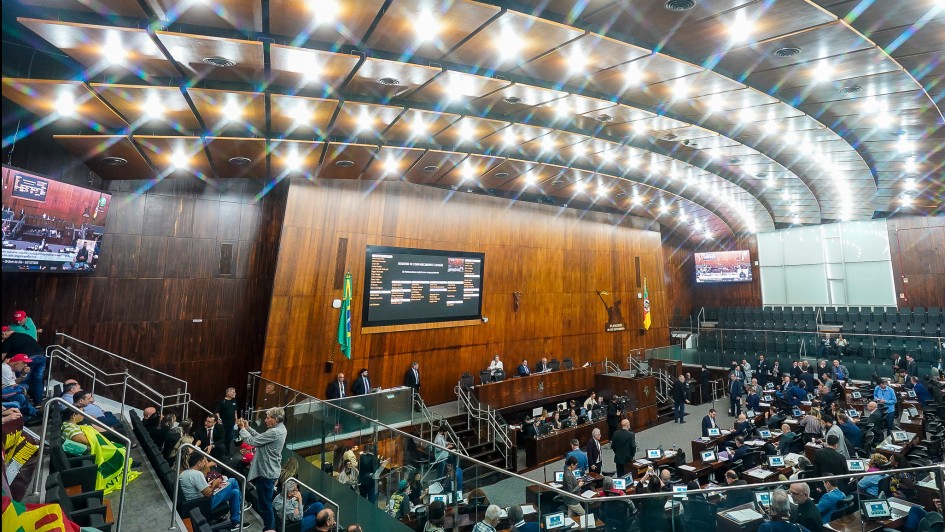 Foto do alto do Plenário da Assembleia Legislativa do RS.