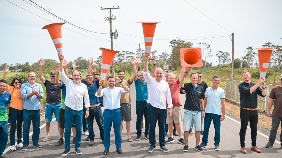 Gabriel participou da inauguração da pavimentação da Estrada do Palmital, um importante acesso a Osório