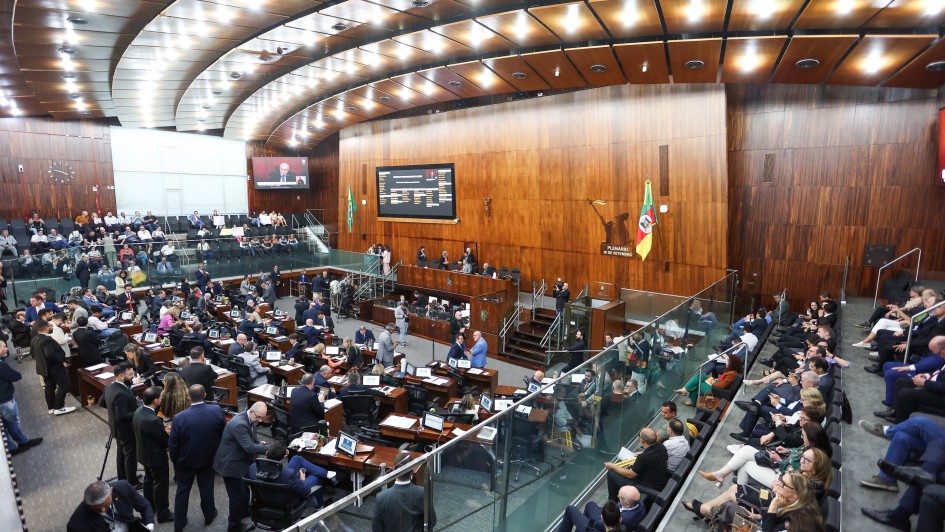 PORTO ALEGRE - RS - BRASIL. 17/12/2024 PORTO ALEGRE - RS - BRASIL -  Sessão Plenária ordinária. Ordem do Dia. Foto: Lucas Kloss / ALRS.