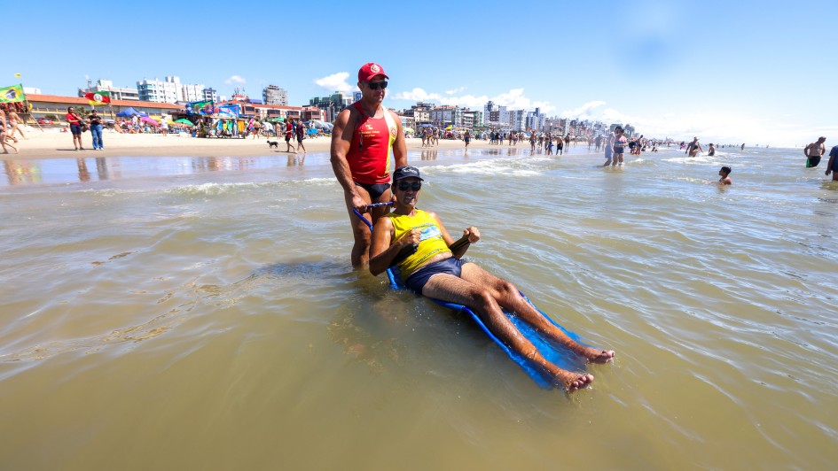 Adão Paulo Jesus Jr Rede Praia Acessível resgata alegria pessoas com deficiência ou mobilidade reduzida JAN 2025 (1)