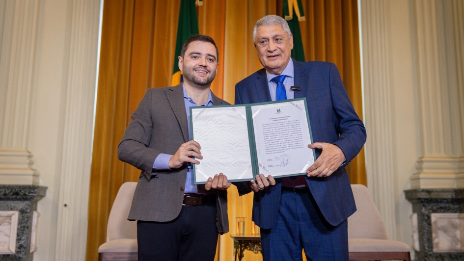 Gabriel Souza e Adolfo Brito transmissao cargo governador em exercício JAN