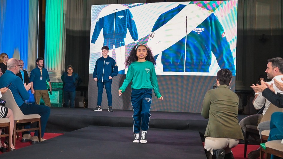 Desfile de apresentação dos novos uniformes dos alunos da Rede Estadual OUT 2024