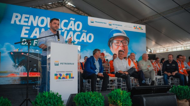 Gabriel Souza em evento do Programa de Renovação da Frota Naval em Rio Grande 