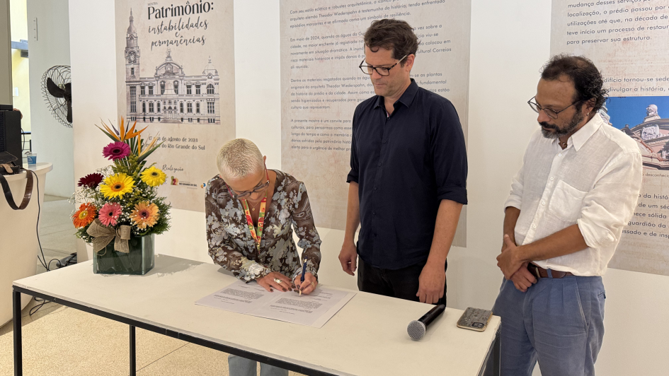 Ato de assinatura celebra início da obra de restauração do Memorial do Rio Grande do Sul