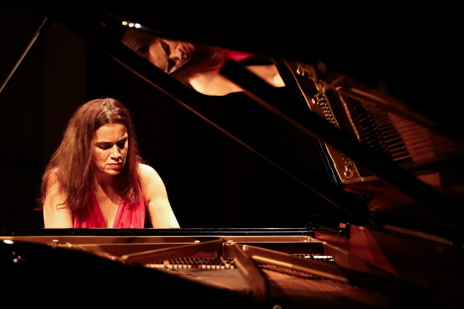 A pianista Simone Leitão foi a atração na noite de domingo -Foto: Mauricio Tonetto/Secom