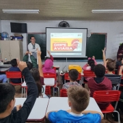 Seapi vai a escolas