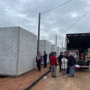 Primeiras famílias foram retiradas neste domingo do Centro Humanitário de Acolhimento em Porto Alegre