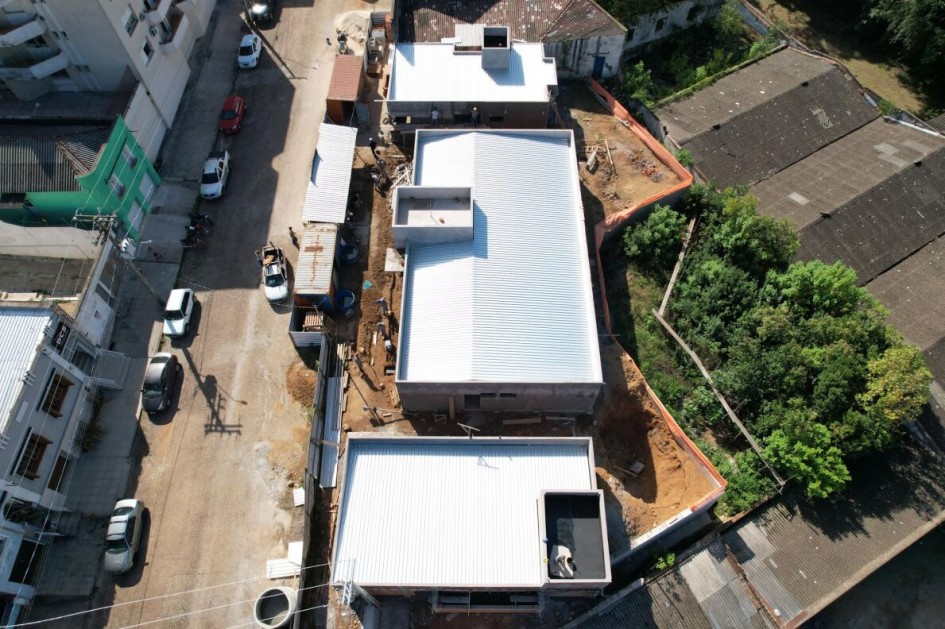 Obra contempla uma área total de 542 metros quadrados, distribuída em três edificações interligadas -Foto: Rafael Damiani/SOP