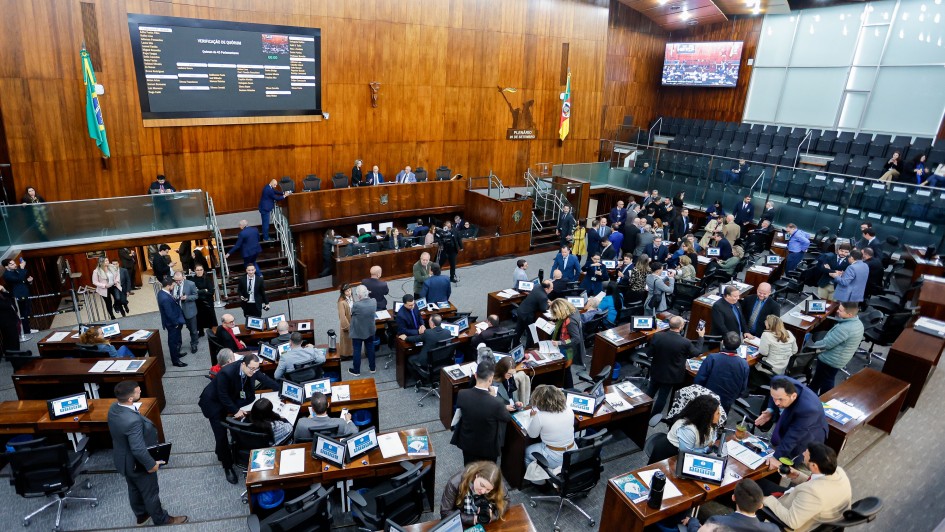 Proposta do Executivo de reajuste de 8% do piso regional é aprovada na Assembleia jun25