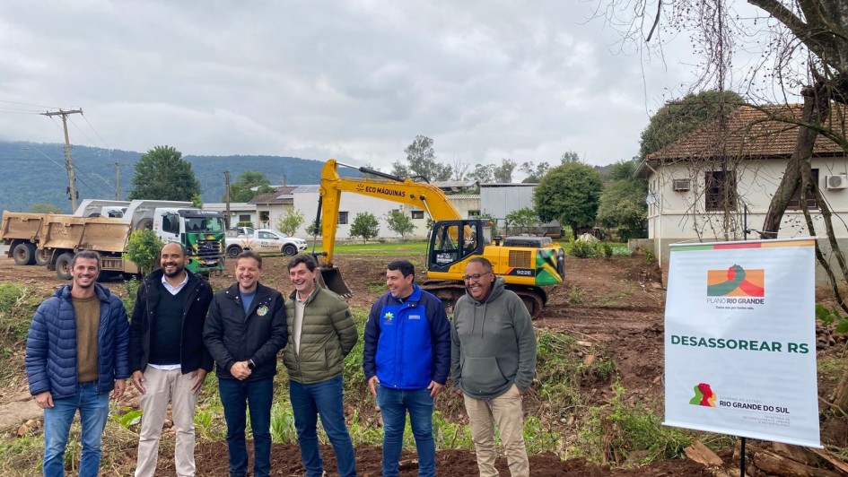 Prevenção às cheias comunidade de Encantado acompanha início das obras do Desassorear RS