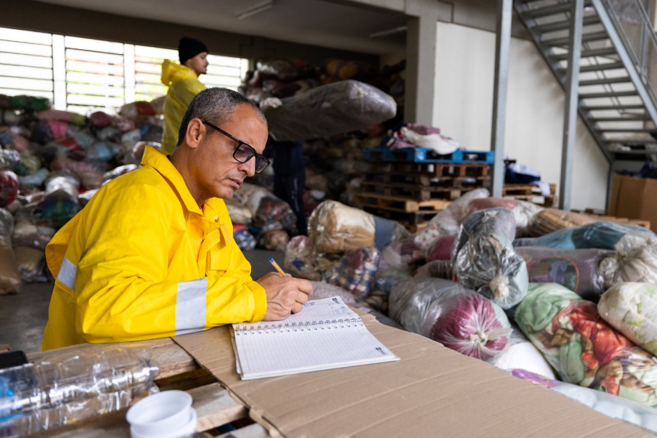 Defesa Civil envia mais de 1,6 mil itens e 566 kits de donativos a municípios afetados pelas chuvas jun25