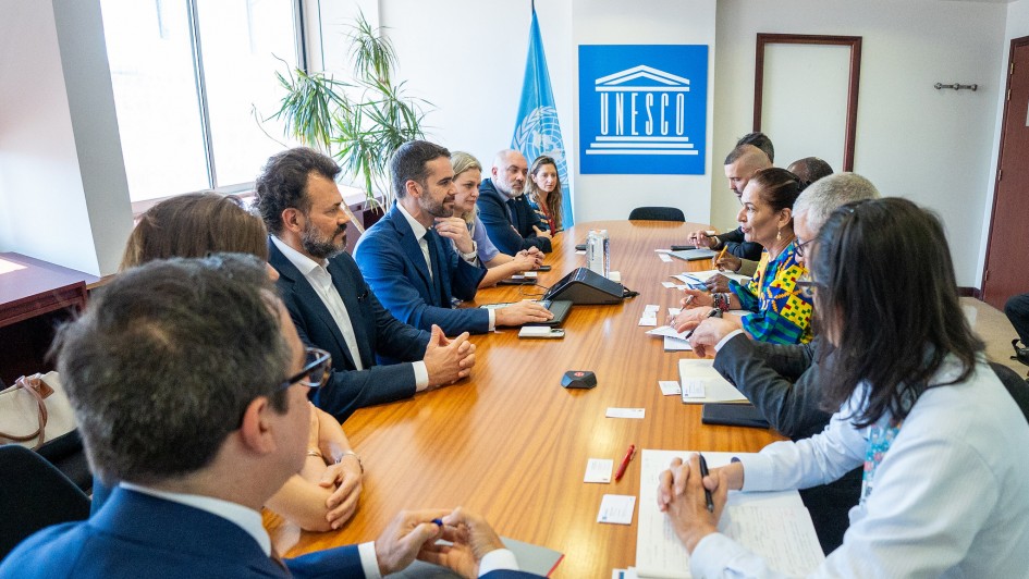 Reunião com Unesco em Paris