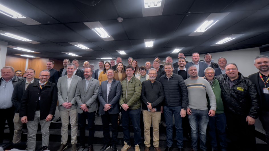 Representantes de mais 23 municípios assinam ordens de início do programa Desassorear RS