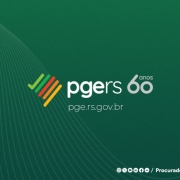 Card com a marca da PGE RS. No centro da imagem, traz as inscrições PGE RS 60 anos. Abaixo, o site pge.rs.gov.br. No lado esquerdo, o mapa do Rio Grande do Sul, de forma estilizada. O fundo do card é de tom verde escuro. 