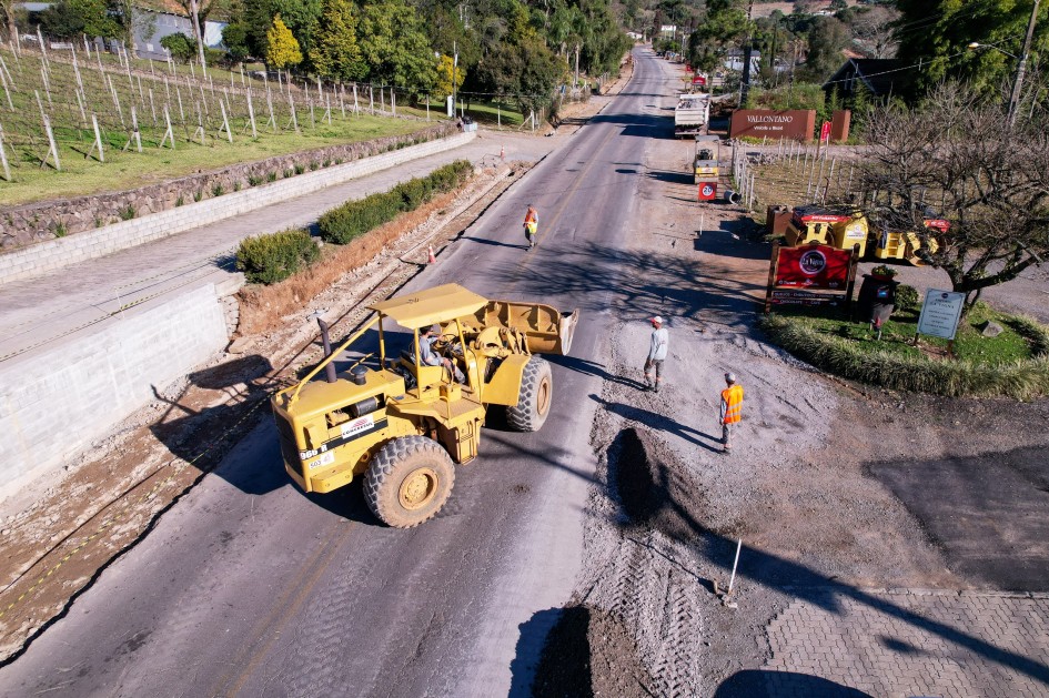 Obras da ciclovia Vale dos Vinhedos