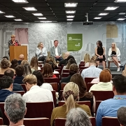 Apresentação no plenário do Seminário Vozes dos Homens em Situações de Emergência. 