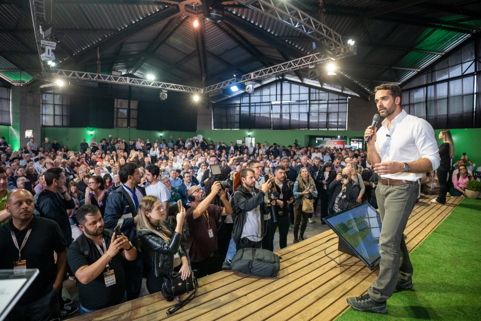 Leite Leite anuncia R$ 955 milhões em obras viárias e reconstrução de pontes durante a 48ª Expointer