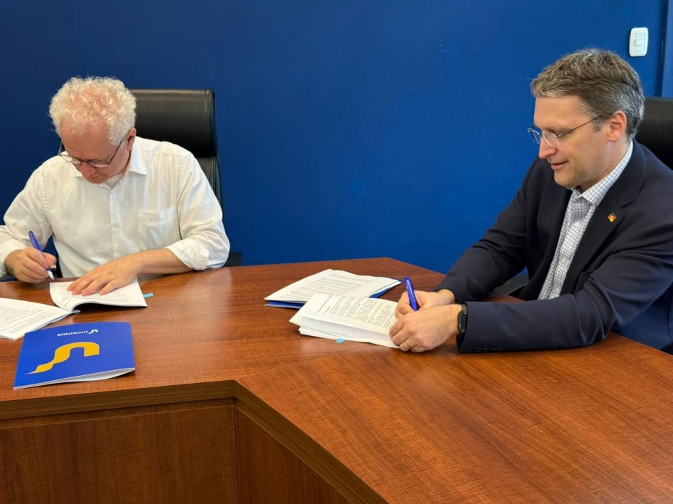 Pela tarde, foi realizada a assinatura do acordo com a Unisinos, parceira técnica responsável pela realização do programa -Foto: Divulgação Invest RS