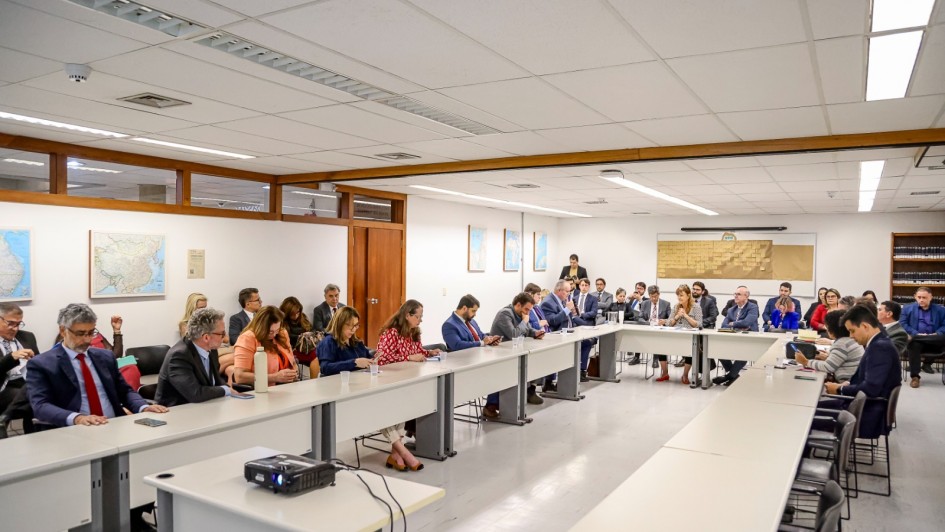 Conselho de Representantes Estaduais debate tarifas dos EUA desafios fronteiriços 2025