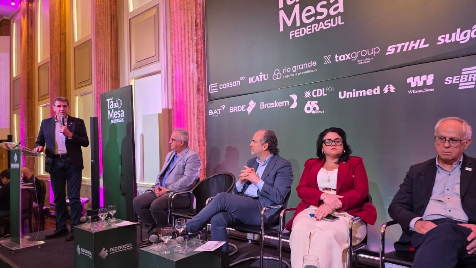 Secretários de Estado debatem processo de transição energética justa no Tá Na Mesa, da Federasul 2025