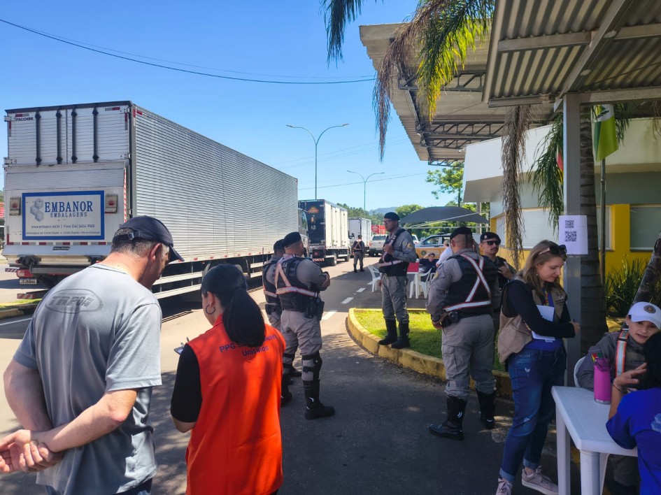 Motoristas responderam questões sobre saúde e hábitos de vida ao longo do dia -Foto: Mariana Ribeiro/Ascom SES
