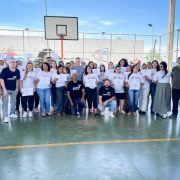 Foto mostra formandos do Emancipa Família Gaúcha