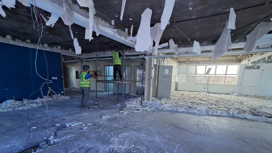 Remoção do forro da Agência Central de Inteligência da Brigada Militar -Foto: Eduardo de Moura Ferreira/SOP