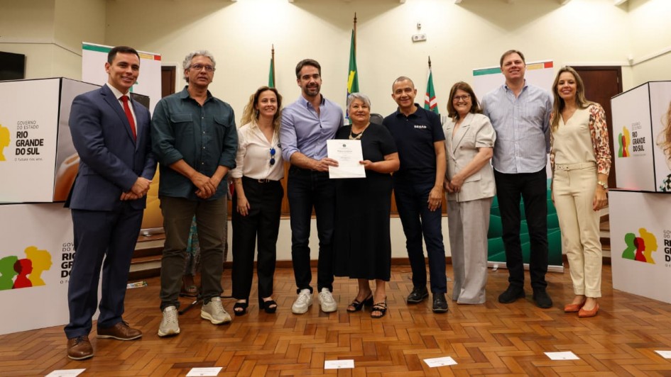 Governador Eduardo Leite entrega 104 t&iacute;tulos definitivos a produtores rurais de Santana do Livramento   dez25