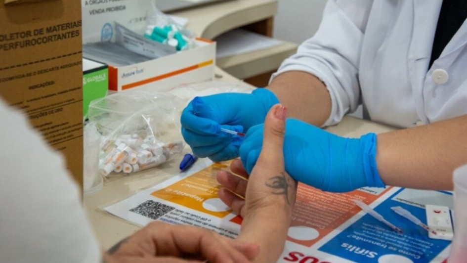 Foto mostra exame cl&iacute;nico