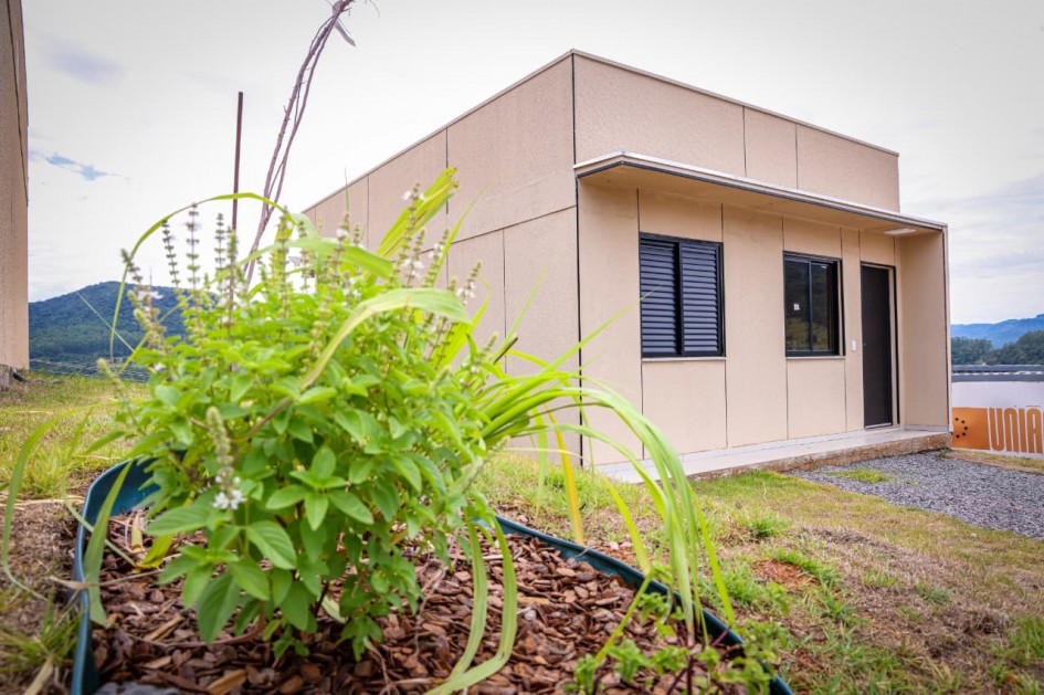 As unidades habitacionais possuem 51,29 m² e foram entregues mobiliadas às famílias beneficiadas -Foto: Mauro Nascimento/Secom