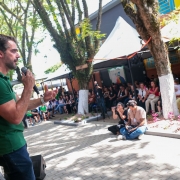 Governador Eduardo Leite fala ao p&uacute;blico em ato de volta &agrave;s aulas em, Santa Cruz do Sul
