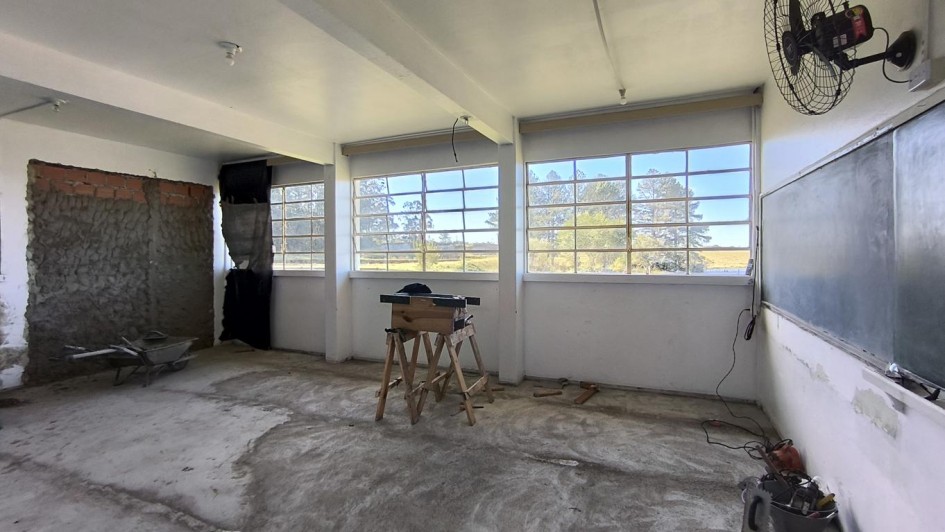 Reformas estão sendo feitas em toda a escola para entregar espaços funcionais e acolhedores a estudantes e professores -Foto: Alisson Cunda/SOP