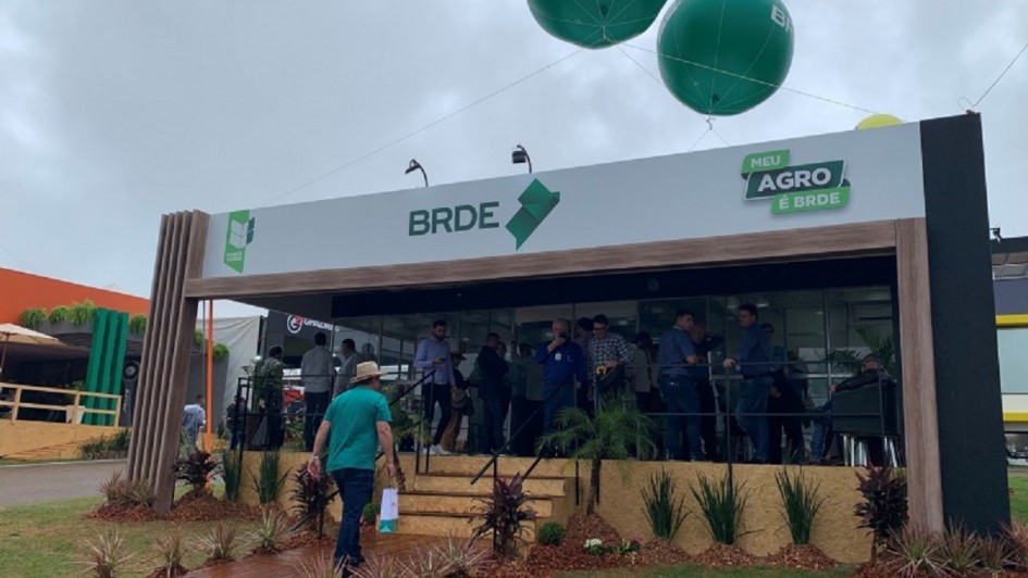 Foto mostra estande da BRDE na Expodireto.