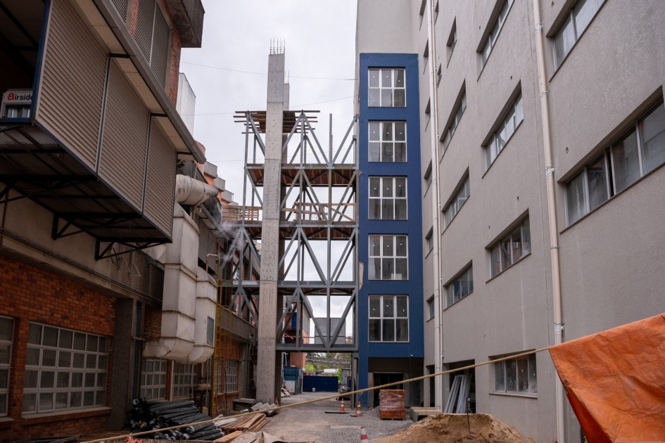 Obra no Hospital Geral de Caxias do Sul edificou passagem para conexão de prédios na instituição -Foto: Divulgação/Hospital Geral de Caxias do Sul