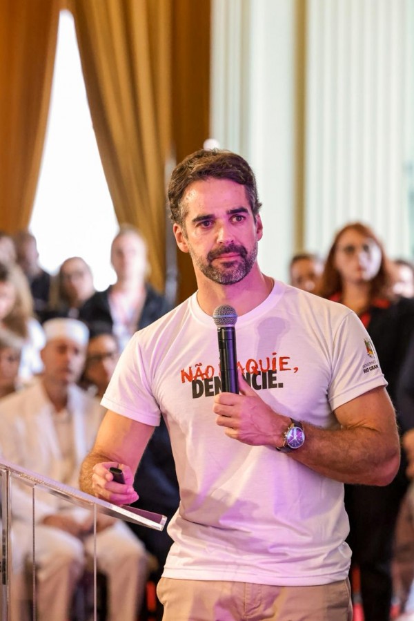 Governador Eduardo Leite no lançamento do programa.