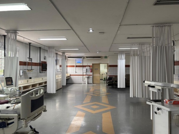 Foto da UTI do Hospital Santa Clara quando precisava de diversas melhorias