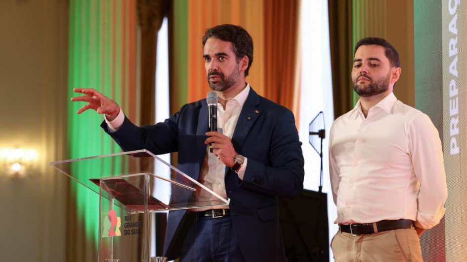 Eduardo Leite e Gabriel Souza lan&ccedil;am o ClimaRS, plataforma integrada de monitoramento clim&aacute;tico