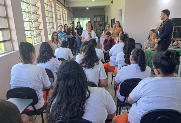 Foto de aula que atraiu grupo de apenadas no Presídio Feminino de Torres